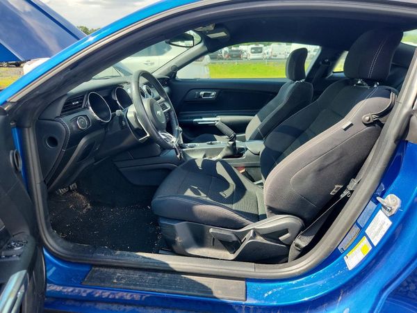 2017 FORD MUSTANG V6 Coupe