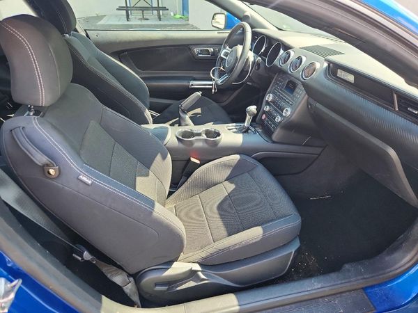 2017 FORD MUSTANG V6 Coupe