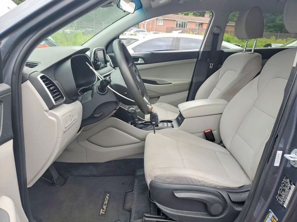 2019 HYUNDAI TUCSON SE