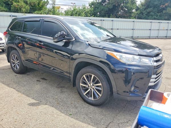 2017 TOYOTA HIGHLANDER SE/XLE
