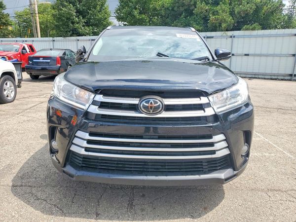 2017 TOYOTA HIGHLANDER SE/XLE
