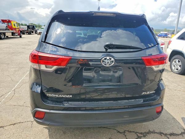 2017 TOYOTA HIGHLANDER SE/XLE