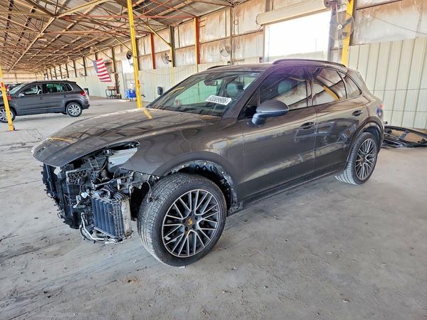 2019 PORSCHE CAYENNE