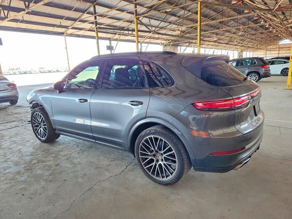 2019 PORSCHE CAYENNE