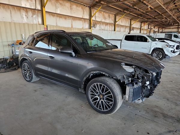 2019 PORSCHE CAYENNE