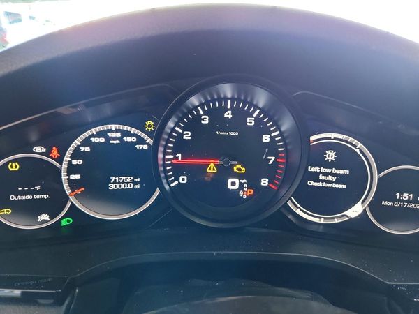 2019 PORSCHE CAYENNE