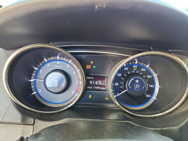 2012 HYUNDAI SONATA Middle-low level