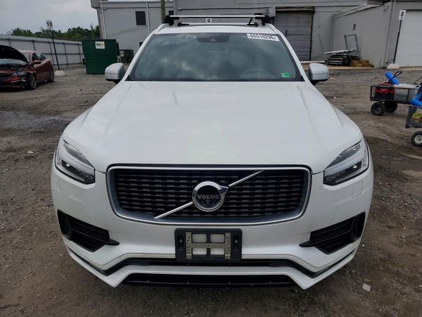 2017 VOLVO XC90 R-Design