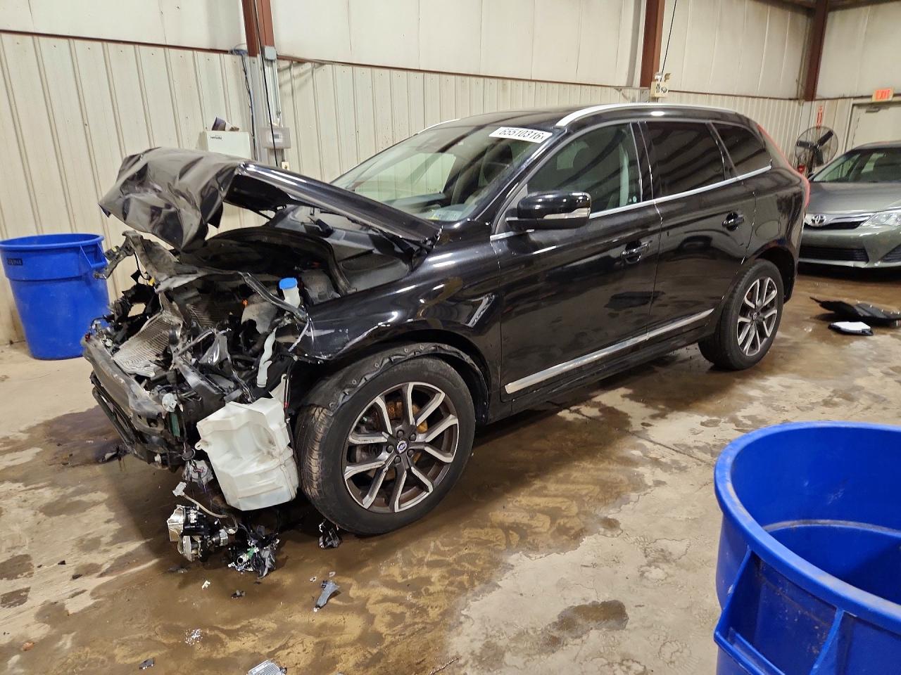 2017 VOLVO XC60 Dynamic