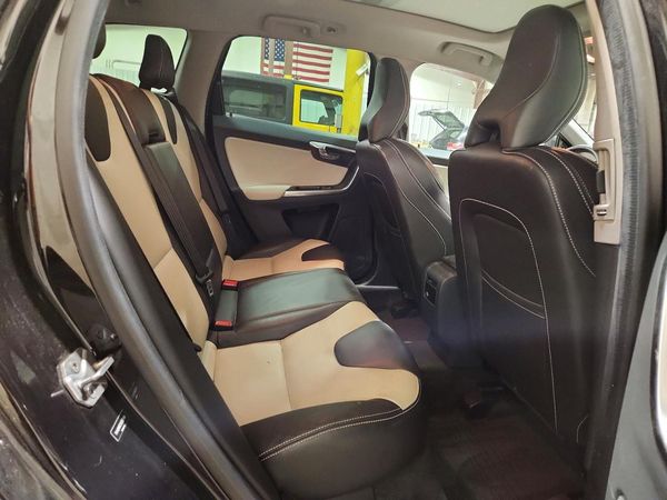 2017 VOLVO XC60 Dynamic