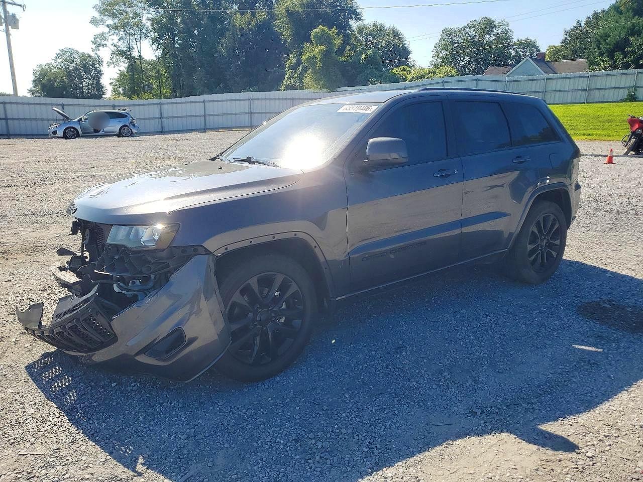 2017 JEEP GRAND CHEROKEE LAREDO 4X2