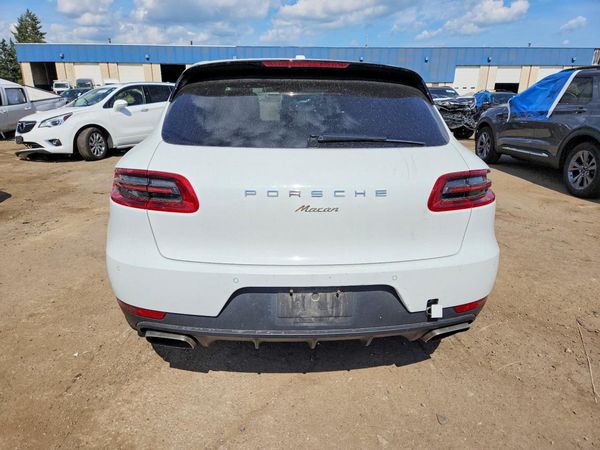 2017 PORSCHE MACAN