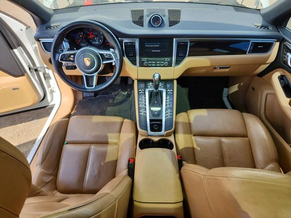 2017 PORSCHE MACAN