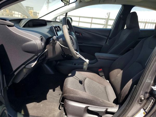 2022 TOYOTA PRIUS