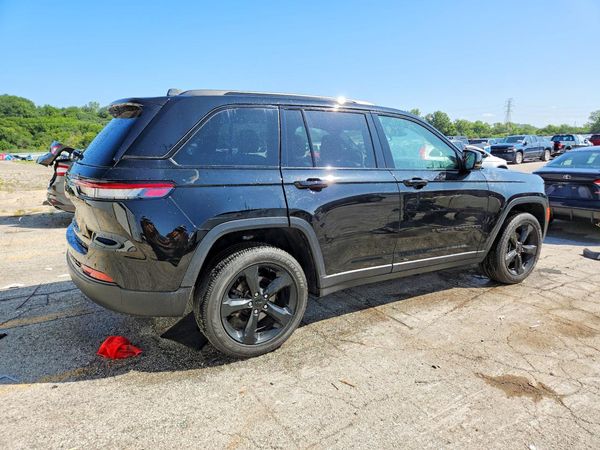 2024 JEEP GRAND CHEROKEE Laredo
