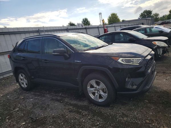 2021 TOYOTA RAV4 XLE HV