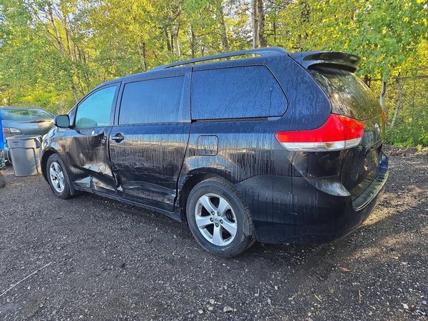 2014 TOYOTA SIENNA