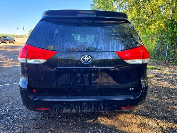 2014 TOYOTA SIENNA