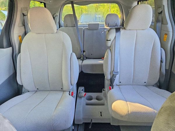 2014 TOYOTA SIENNA