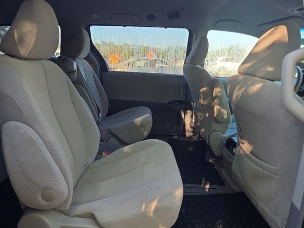 2014 TOYOTA SIENNA