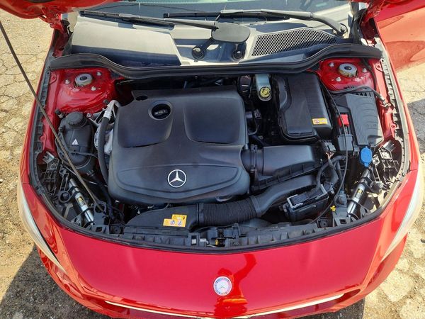 2015 MERCEDES-BENZ CLA CLA250 — Engine bay