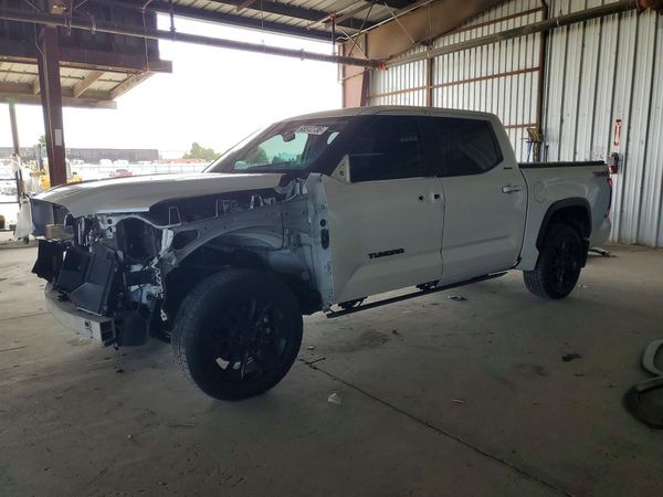 2024 TOYOTA TUNDRA