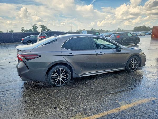 2024 TOYOTA CAMRY