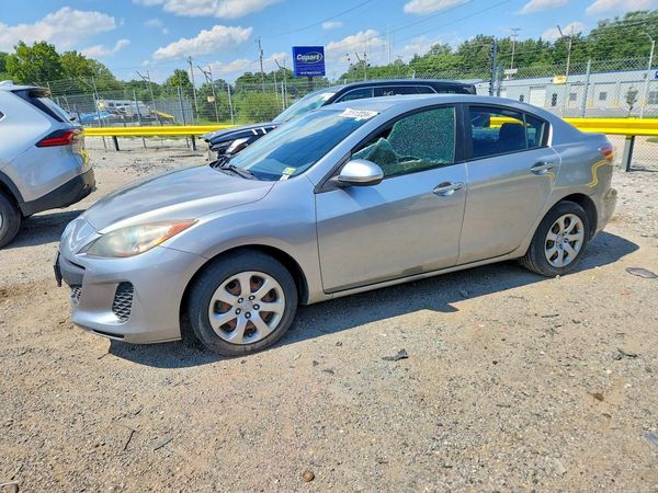 2013 MAZDA 3 Sport/GX