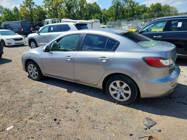 2013 MAZDA 3 Sport/GX