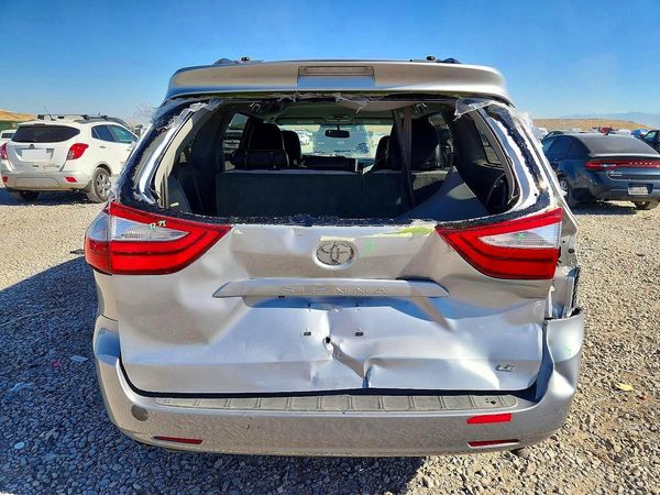 2015 TOYOTA SIENNA