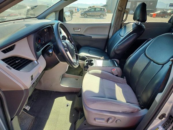 2015 TOYOTA SIENNA