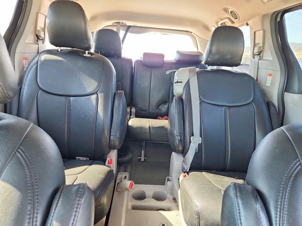 2015 TOYOTA SIENNA