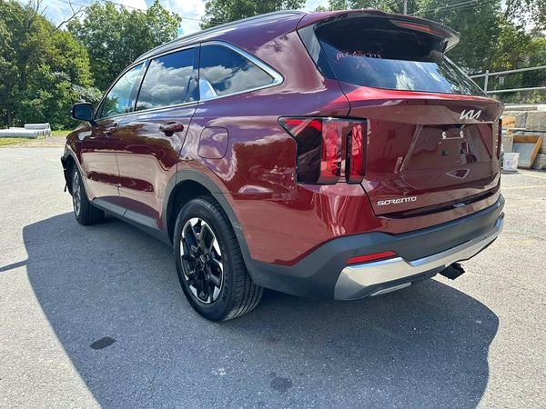 2024 KIA SORENTO S