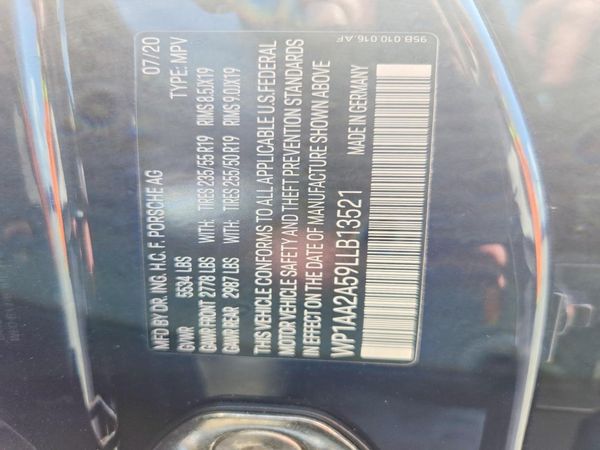 2020 PORSCHE MACAN