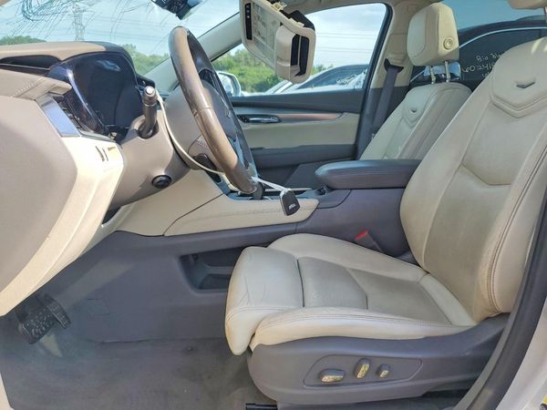 2017 CADILLAC XT5 — DENT