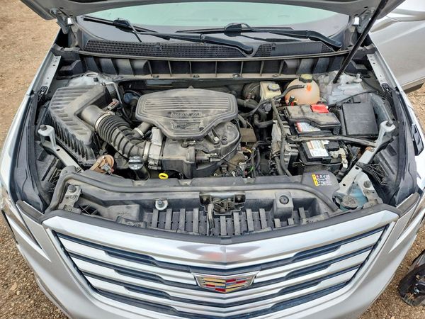 2017 CADILLAC XT5 — Engine bay