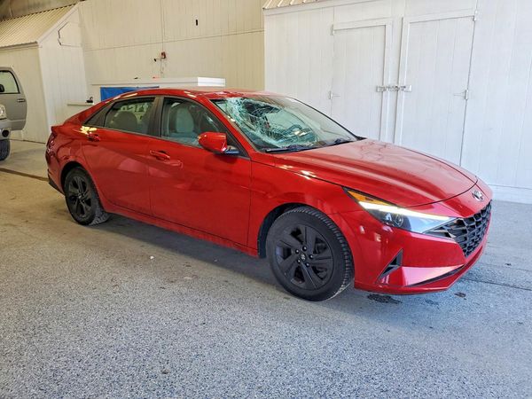 2022 HYUNDAI ELANTRA SEL