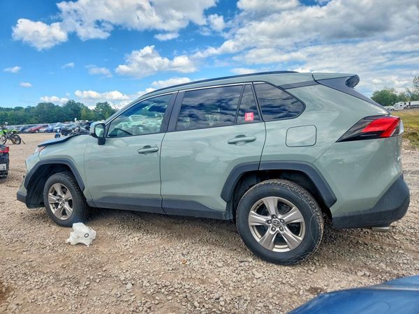 2022 TOYOTA RAV4 XLE
