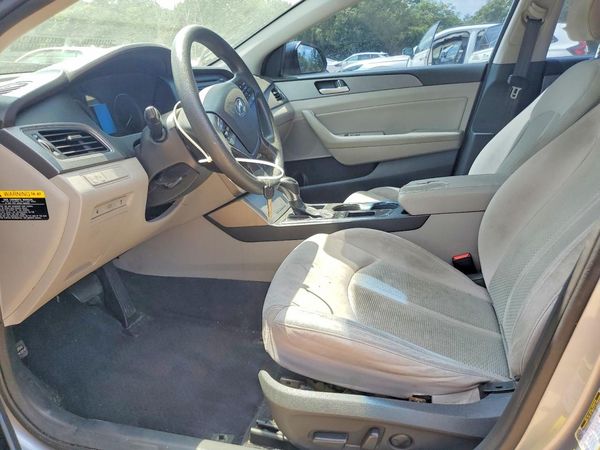 2015 HYUNDAI SONATA SE, ECO — DENT