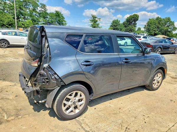 2024 KIA SOUL LX, S