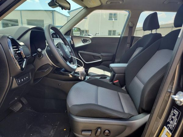 2024 KIA SOUL LX, S
