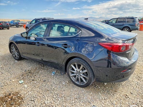 2018 MAZDA 3 Touring