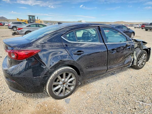 2018 MAZDA 3 Touring