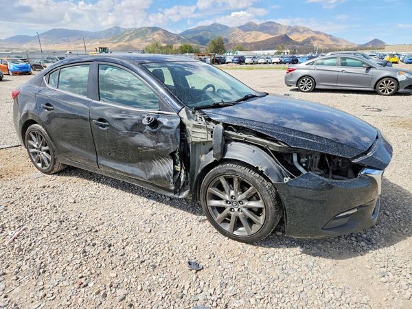 2018 MAZDA 3 Touring