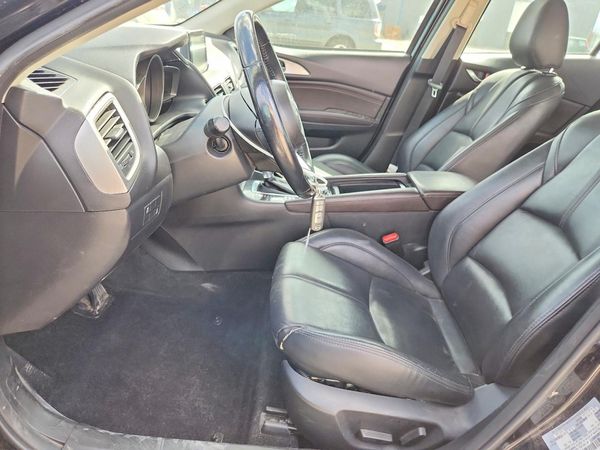 2018 MAZDA 3 Touring
