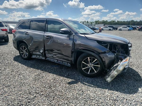 2017 TOYOTA HIGHLANDER