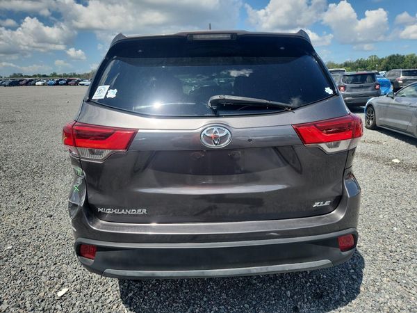 2017 TOYOTA HIGHLANDER