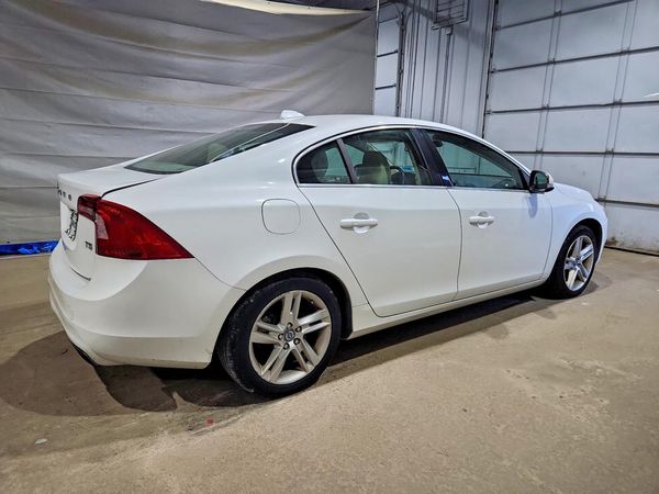 2014 VOLVO S60