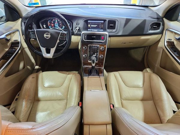 2014 VOLVO S60