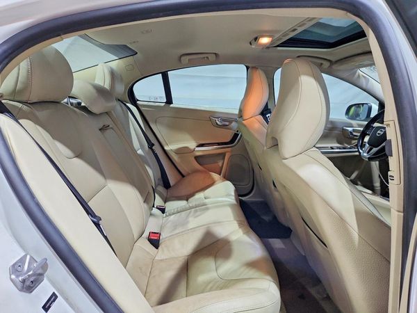 2014 VOLVO S60